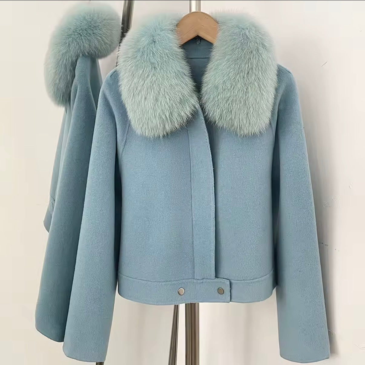 Women 100% wool jacket with fox fur collar